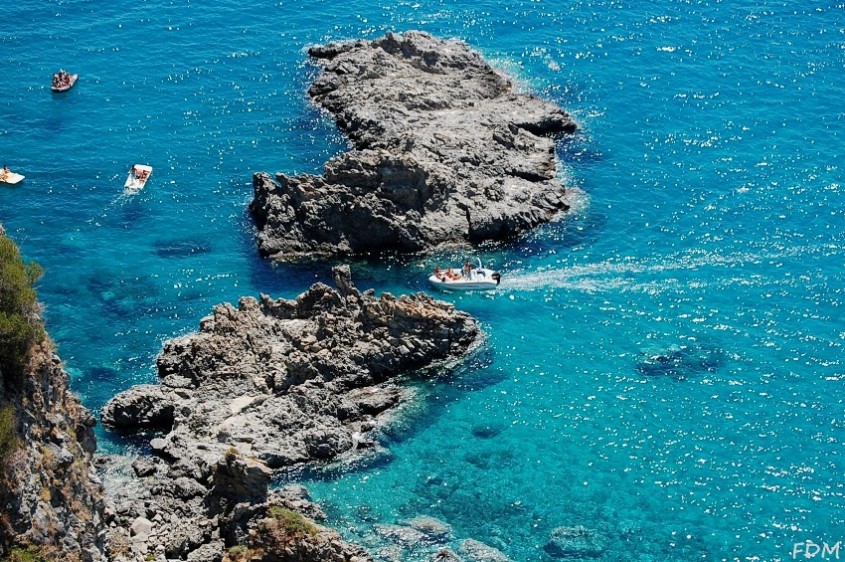 Calabria - scogliera di Copanello e grotte di San Gregorio